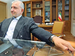 تجمع دانشجويان مقابل اداره آگاهي تهران در حمايت از سليمي‌نمين