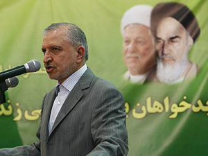 وقف دانشگاه آزاد همچنان غیر قانونی است