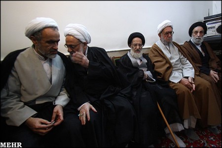آیت الله شبیری زنجانی (نفر وسط)