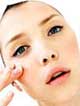 استفاده از لوازم آرايشي در زنان باعث پيري زودرس مي‌شود