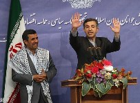 عصبانيت مشايي و لبخند تلخ احمدي‌نژاد/ ياد زمان شاه افتادیم!