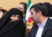 احمدی‌نژاد: روز زن را بايد آقايان جشن بگيرند/ ائمه قابل دسترس‌اند!