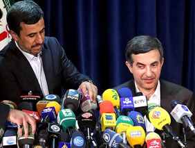کیهان خطاب به احمدی نژاد: چند ماه است به مرخصي رفته‌ايد!