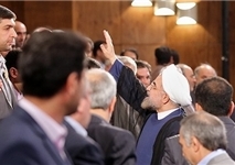 روحانی از تشویق‌‌ها متعجب شد/ توهین به منتقدان توفیقی!