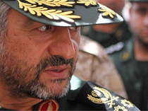 ۲۰۰ هزار نیروی مسلح جوان آماده داریم