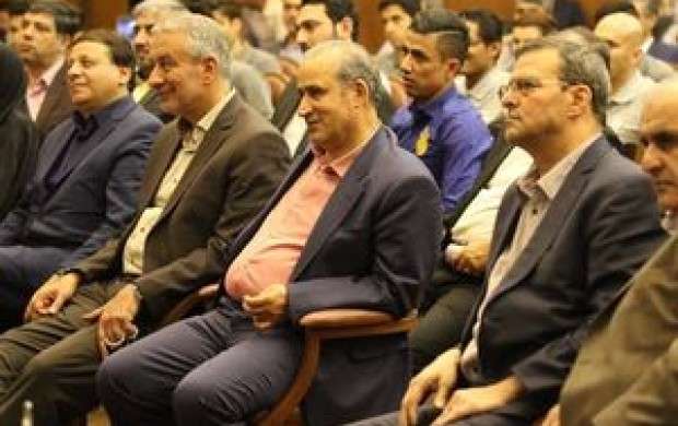 کفاشیان: تاج جای وزیر نشست