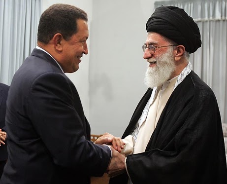 دادستان کل کشور خطاب به احمدی نژاد:سر عقل بیائید!/کافر خطاب کردن چاوز