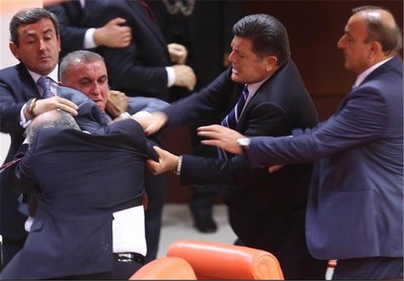 کتک‌کاری مجدد در پارلمان ترکیه